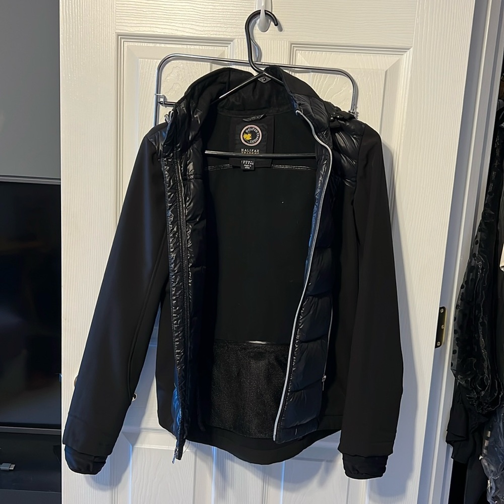Women’s jacket.